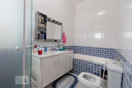 Casa à venda com 250m², 3 quartos e 2 vagas Casa à venda com 250m², 3 quartos e 2 vagasBanheiro da Suíte