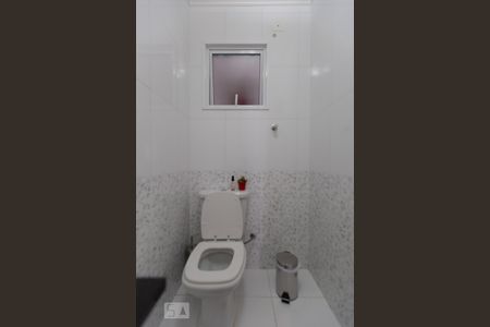 Casa à venda com 250m², 3 quartos e 2 vagas Casa à venda com 250m², 3 quartos e 2 vagasBanheiro Social