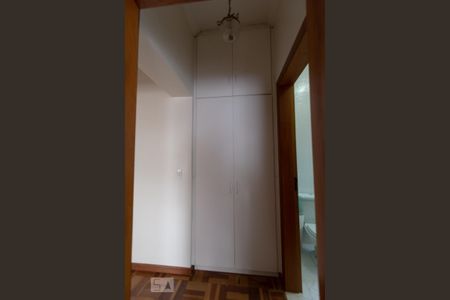 Casa à venda com 250m², 3 quartos e 2 vagas Casa à venda com 250m², 3 quartos e 2 vagasArmario corredor