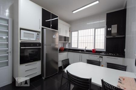 Casa à venda com 250m², 3 quartos e 2 vagas Casa à venda com 250m², 3 quartos e 2 vagasCozinha