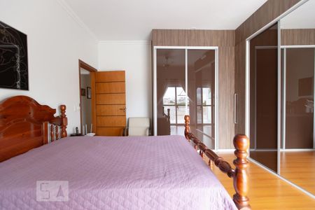 Casa à venda com 250m², 3 quartos e 2 vagas Casa à venda com 250m², 3 quartos e 2 vagasSuíte