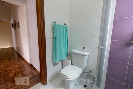 Casa à venda com 250m², 3 quartos e 2 vagas Casa à venda com 250m², 3 quartos e 2 vagasBanheiro corredor
