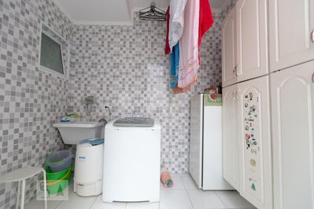 Casa à venda com 250m², 3 quartos e 2 vagas Casa à venda com 250m², 3 quartos e 2 vagasLavanderia