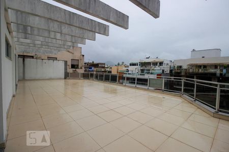 Apartamento à venda com 180m², 2 quartos e 4 vagas Apartamento à venda com 180m², 2 quartos e 4 vagasVaranda