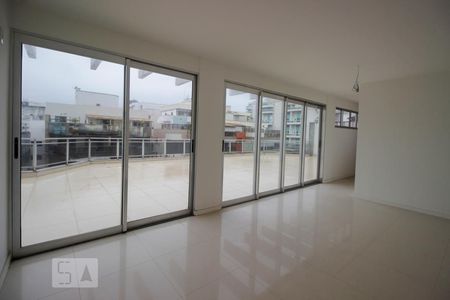 Apartamento à venda com 180m², 2 quartos e 4 vagas Apartamento à venda com 180m², 2 quartos e 4 vagasSala