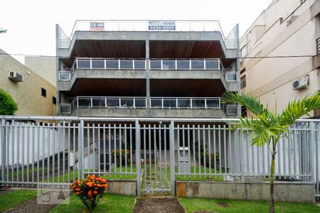 Apartamento à venda com 180m², 2 quartos e 4 vagas Apartamento à venda com 180m², 2 quartos e 4 vagasFachada