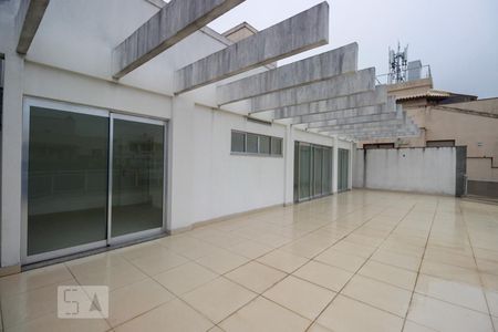 Apartamento à venda com 180m², 2 quartos e 4 vagas Apartamento à venda com 180m², 2 quartos e 4 vagasVaranda
