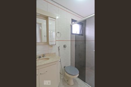 Apartamento à venda com 122m², 3 quartos e 3 vagasBanheiro do corredor