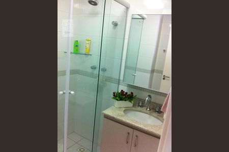 Banheiro de apartamento para alugar com 1 quarto, 42m² em Bela Vista, Porto Alegre