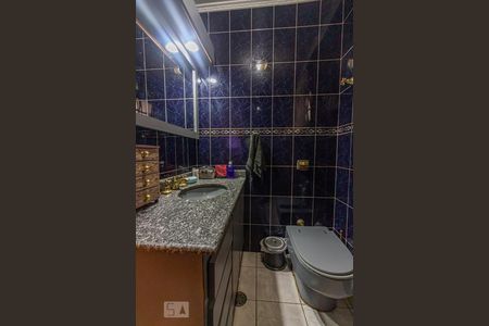 Lavabo de casa à venda com 3 quartos, 300m² em Umuarama, Osasco