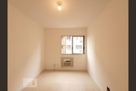 Apartamento à venda com 82m², 3 quartos e 1 vagaQuarto 1