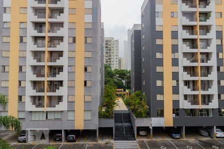 Vista de apartamento à venda com 3 quartos, 64m² em Vila Sofia, São Paulo