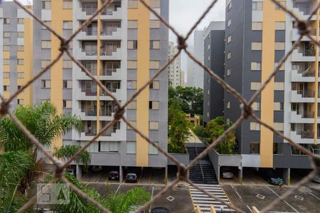 Vista de apartamento à venda com 3 quartos, 64m² em Vila Sofia, São Paulo