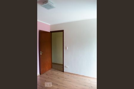 QUARTO 1 de casa à venda com 2 quartos, 114m² em Parque São Domingos, São Paulo