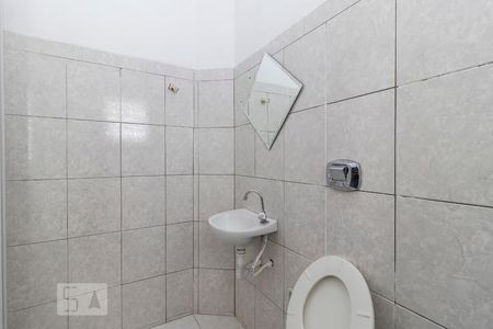 Banheiro de kitnet/studio para alugar com 1 quarto, 36m² em Jardim Lourdes (zona Sul), São Paulo