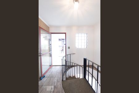 Apartamento à venda com 171m², 3 quartos e 1 vaga Apartamento à venda com 171m², 3 quartos e 1 vagaHall escadaria