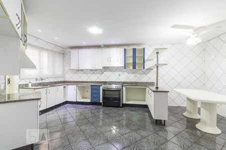 Casa à venda com 458m², 5 quartos e 5 vagasCozinha