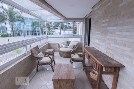 Varanda Sala de apartamento à venda com 4 quartos, 170m² em Pacaembu, São Paulo