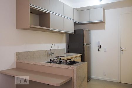Cozinha de apartamento para alugar com 1 quarto, 25m² em Vila Buarque, São Paulo