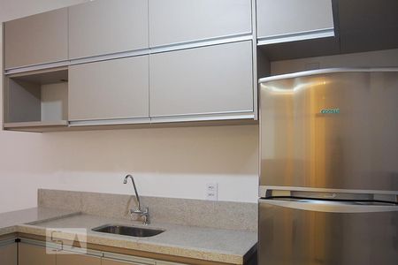 Cozinha de apartamento para alugar com 1 quarto, 25m² em Vila Buarque, São Paulo