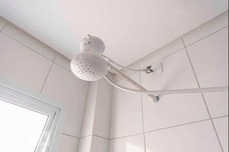 Chuveiro  de apartamento para alugar com 2 quartos, 55m² em Vila Humaitá, Santo André