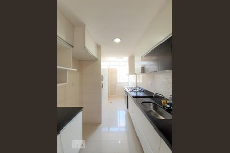 Cozinha de apartamento para alugar com 3 quartos, 59m² em Todos Os Santos, Rio de Janeiro