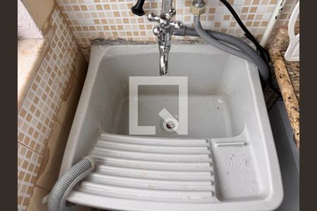 Cozinha e Área de Serviço de apartamento para alugar com 2 quartos, 56m² em Barra da Tijuca, Rio de Janeiro