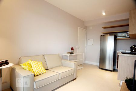 Sala de kitnet/studio para alugar com 1 quarto, 35m² em Real Parque, São Paulo