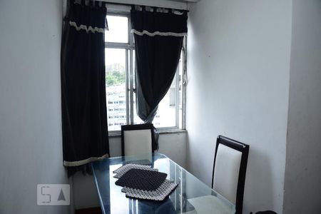 Apartamento à venda com 78m², 2 quartos e 1 vagaSala