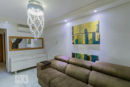 Sala de casa para alugar com 3 quartos, 380m² em Cidade Antônio Estevão de Carvalho, São Paulo