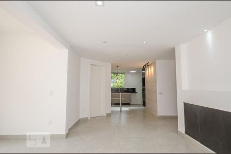 Casa de Condomínio para alugar com 4 quartos, 300m² em Vila Del Rey, Nova Lima