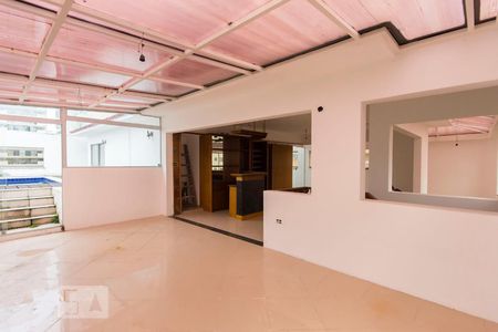 Apartamento à venda com 300m², 4 quartos e 4 vagasCobertura