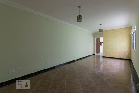 Casa para alugar com 115m², 3 quartos e 2 vagasSala