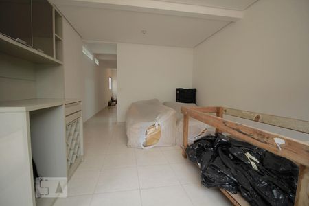 Casa para alugar com 220m², 3 quartos e 2 vagasSala