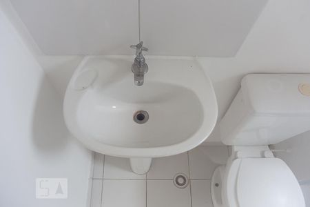 Banheiro de apartamento à venda com 2 quartos, 46m² em Vila Marieta, Campinas