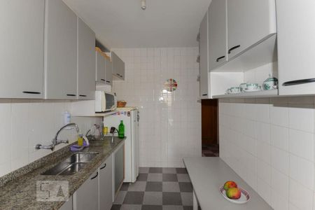 Apartamento para alugar com 75m², 2 quartos e 1 vagaCozinha