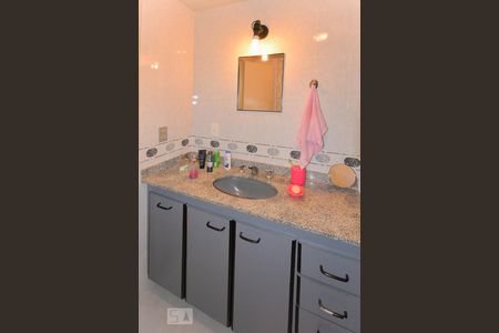 Apartamento para alugar com 75m², 2 quartos e 1 vagaBanheiro