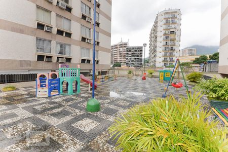 Apartamento para alugar com 75m², 2 quartos e 1 vagaÁrea comum