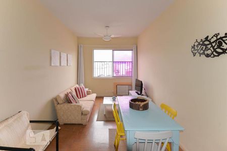 Sala de apartamento para alugar com 2 quartos, 75m² em Vila Isabel, Rio de Janeiro
