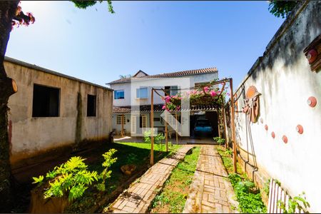 Casa à venda com 386m², 4 quartos e 3 vagasEntrada