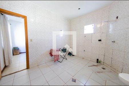 Casa à venda com 386m², 4 quartos e 3 vagasBanheiro suíte 1