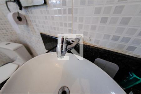 Casa à venda com 386m², 4 quartos e 3 vagasBanheiro suíte 1