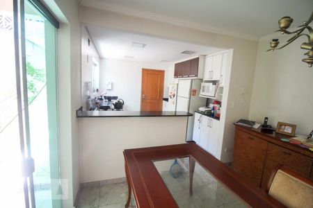 Casa à venda com 240m², 3 quartos e 3 vagasCozinha