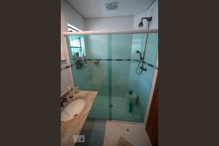 Casa à venda com 240m², 3 quartos e 3 vagasBanheiro