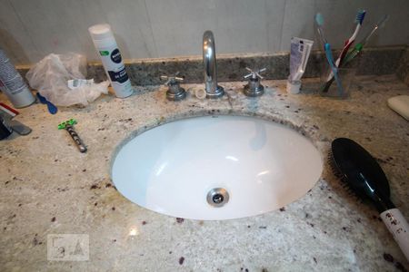 Casa à venda com 240m², 3 quartos e 3 vagasBanheiro da Suíte