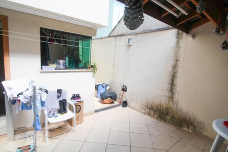 Casa à venda com 240m², 3 quartos e 3 vagasÁrea comum - Churrasqueira
