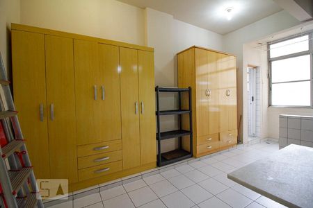 Apartamento à venda com 190m², 3 quartos e 1 vaga Apartamento à venda com 190m², 3 quartos e 1 vagaÁrea de Serviço