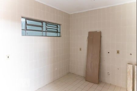 Casa à venda com 220m², 4 quartos e 4 vagas Casa à venda com 220m², 4 quartos e 4 vagasCasa 2 - Sala