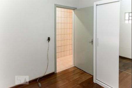 Casa à venda com 220m², 4 quartos e 4 vagas Casa à venda com 220m², 4 quartos e 4 vagasCasa 2 - Quarto