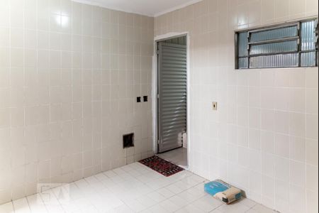 Casa à venda com 220m², 4 quartos e 4 vagas Casa à venda com 220m², 4 quartos e 4 vagasCasa 2 - Sala